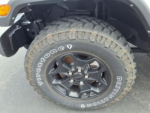 Used 2022 Jeep Gladiator Mojave AWD/4WD image 26