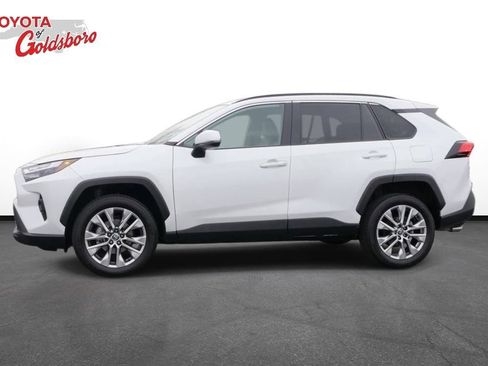 Used 2025 Toyota RAV4 XLE Premium image 9