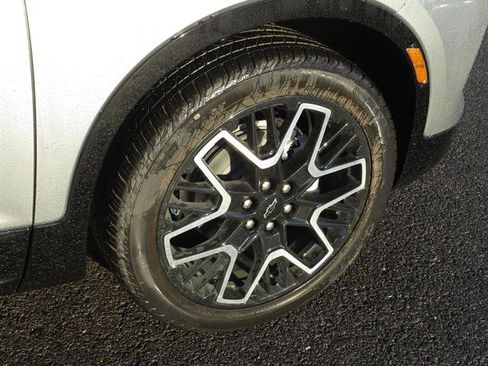 New 2025 Chevrolet Blazer RS w/ Driver Confidence II Package image 6