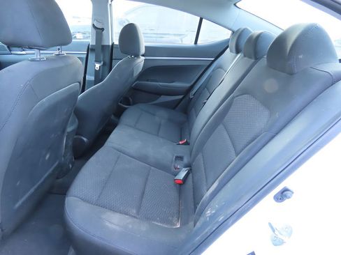 Used 2020 Hyundai Elantra SE w/ Cargo Package (C1) image 11