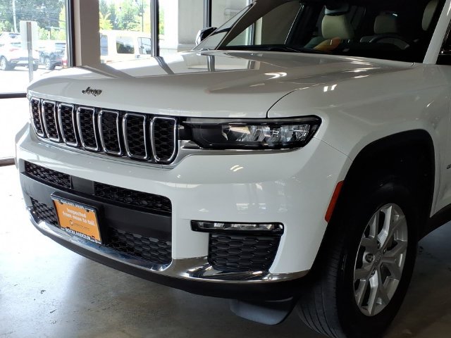 Used 2023 Jeep Grand Cherokee L Limited AWD/4WD image 9
