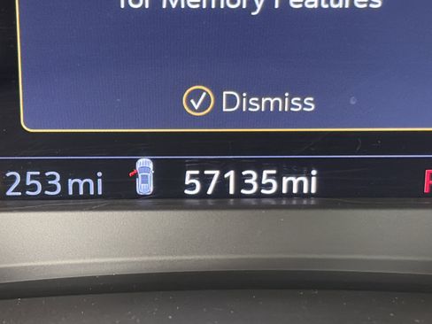 Used 2022 Cadillac XT5 Premium Luxury w/ Technology Package image 5