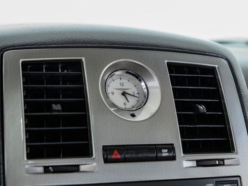 Used 2006 Chrysler 300 Touring image 25