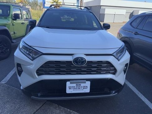 Used 2020 Toyota RAV4 XSE image 2