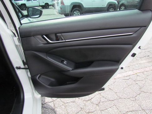 Used 2022 Honda Accord Sport image 16