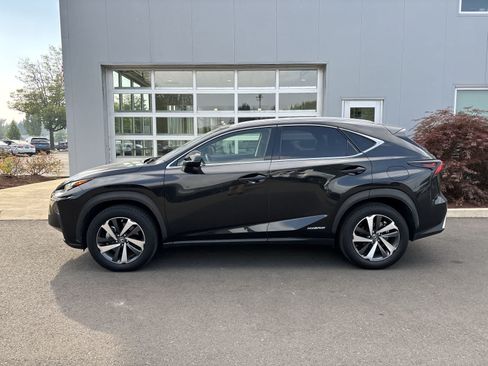 Used 2018 Lexus NX 300h AWD w/ Premium Package image 2