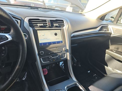 Used 2020 Ford Fusion SEL image 13