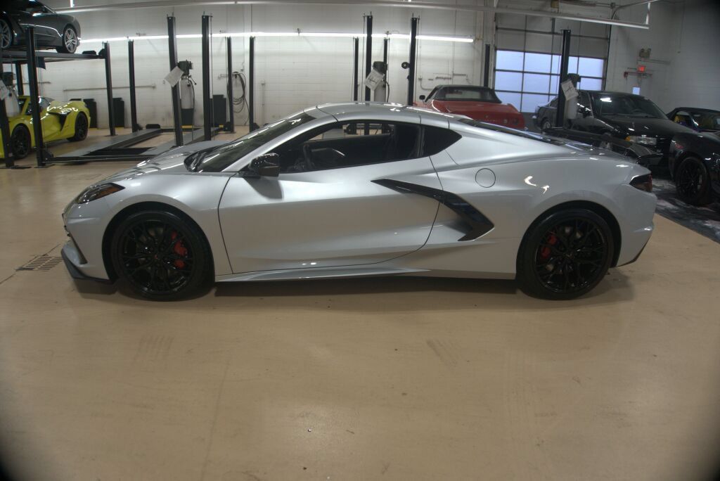 Used 2026 Chevrolet Corvette Stingray Preferred Cpe w/ Z51 Performance Package RWD image 2