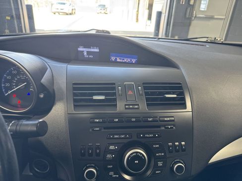 Used 2013 MAZDA MAZDA3 i Touring image 12