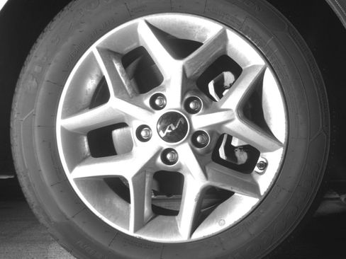 Used 2025 Kia Soul LX w/ LX Technology Package FWD image 16