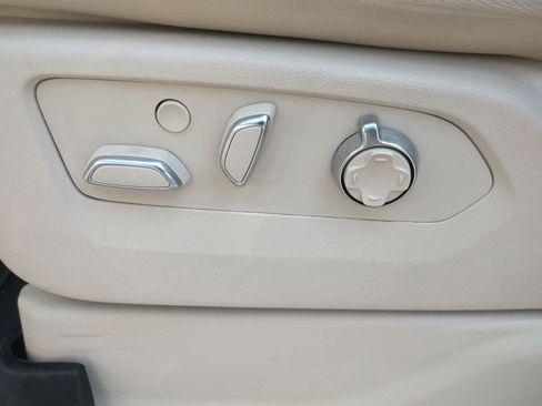 Used 2021 Cadillac Escalade Sport Platinum image 17