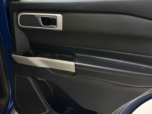 Used 2020 Ford Explorer XLT image 21