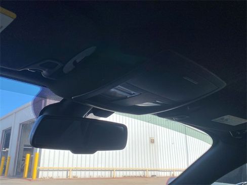 Used 2019 Dodge Challenger SXT image 27