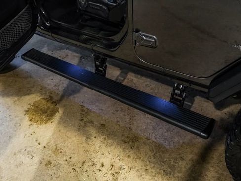 Used 2021 Jeep Wrangler Unlimited Rubicon image 9