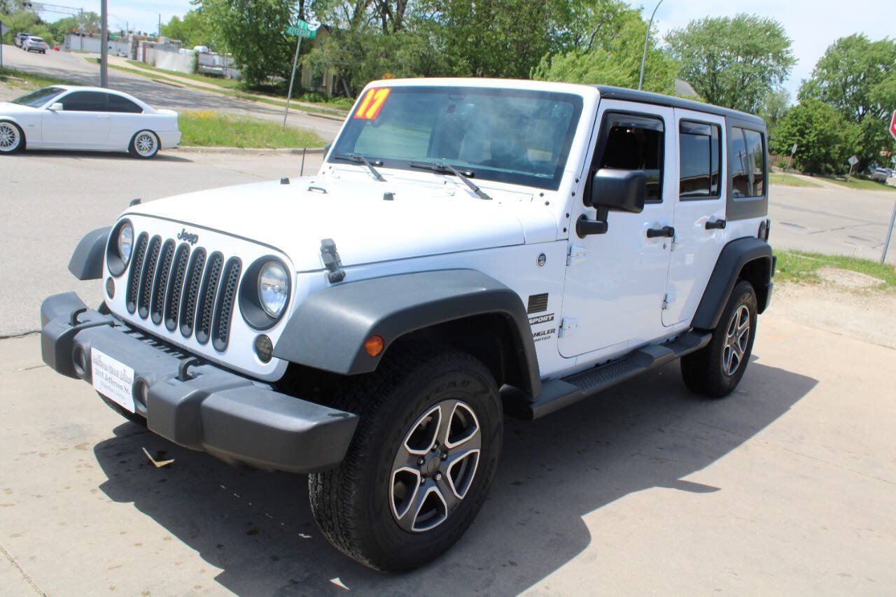 Used 2017 Jeep Wrangler Unlimited Sport w/ Quick Order Package 23S AWD/4WD image 4