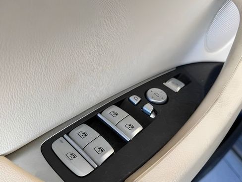 Used 2023 BMW X3 sDrive30i w/ Premium Package image 12