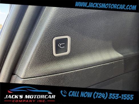 Used 2026 Chrysler Pacifica Limited FWD image 25