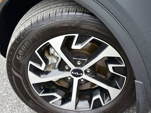 Certified 2025 Kia Sportage EX FWD image 32