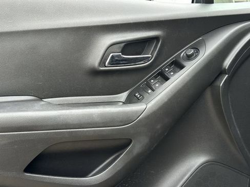 Used 2022 Chevrolet Trax LT w/ Driver Confidence Package AWD/4WD image 22