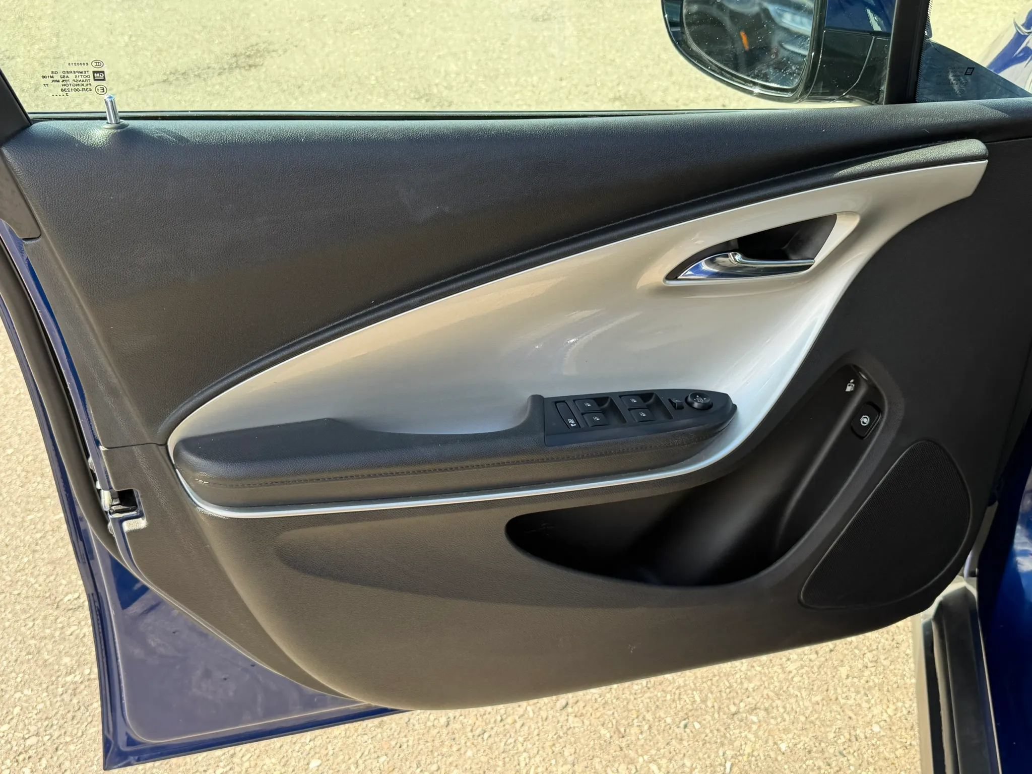 Used 2013 Chevrolet Volt w/ Comfort Package FWD image 25
