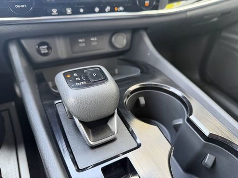 Certified 2025 Nissan Rogue SV image 24