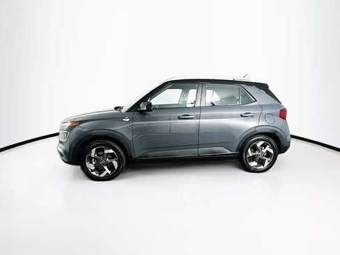 Used 2025 Hyundai Venue Limited image 4