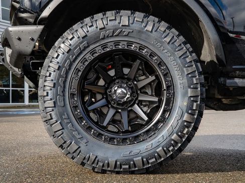 Used 2024 Ford Bronco Wildtrak image 11