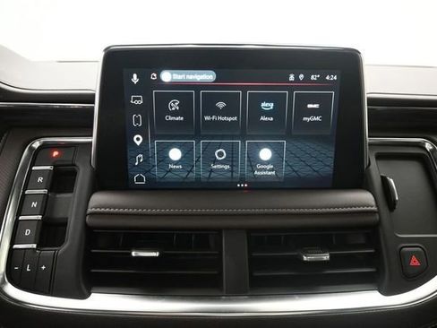 Used 2023 GMC Yukon SLT w/ SLT Premium Package AWD/4WD image 17