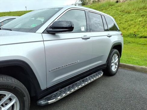 Used 2025 Jeep Grand Cherokee Laredo X w/ Luxury Tech Group I AWD/4WD image 6