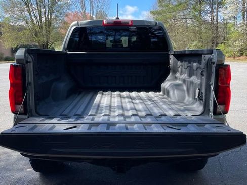 Used 2024 Chevrolet Colorado ZR2 w/ ZR2 Convenience Package III image 8