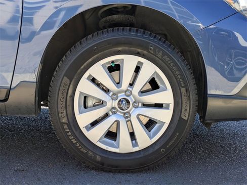 Used 2019 Subaru Outback 2.5i Premium image 11