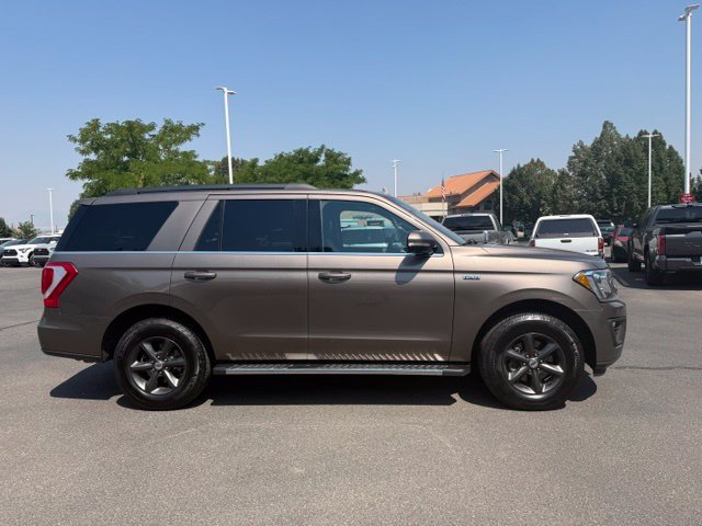 Used 2018 Ford Expedition XLT w/ Equipment Group 202A AWD/4WD image 5