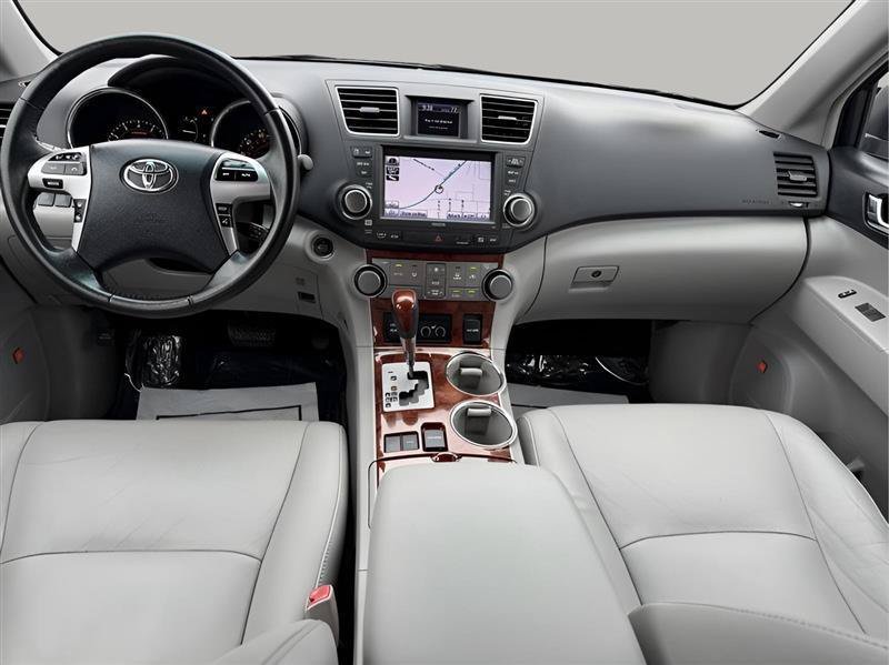 Used 2011 Toyota Highlander Limited w/ Tow Pkg FWD image 27