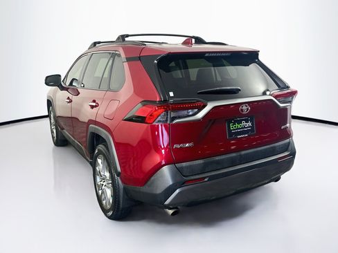 Used 2019 Toyota RAV4 Limited FWD image 5