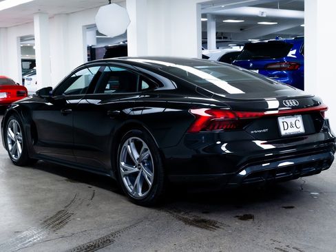 Used 2022 Audi e-tron GT Prestige w/ Prestige Package image 4