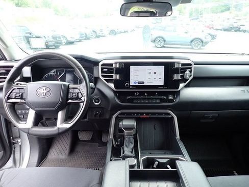 Used 2022 Toyota Tundra SR5 AWD/4WD image 13