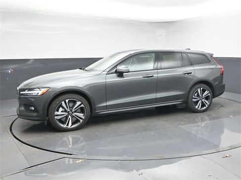 New 2026 Volvo V60 B5 Cross Country Plus w/ Protection Package Premier image 4