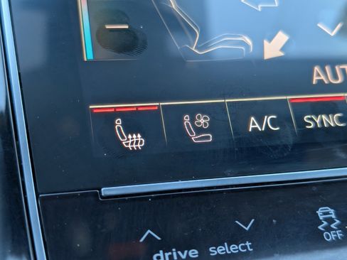 Used 2020 Audi Q7 3.0T Prestige w/ Prestige Package image 4