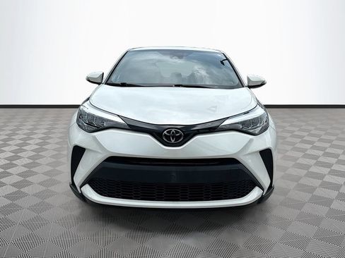 Used 2021 Toyota C-HR XLE FWD image 2