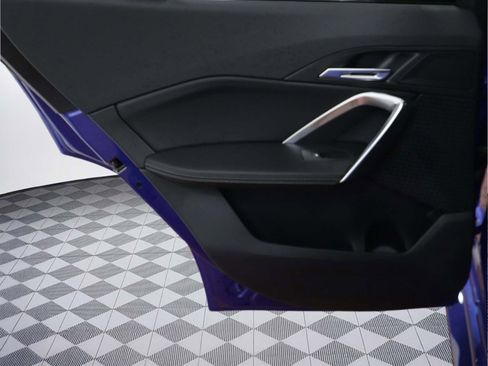 Used 2025 BMW X2 xDrive28i w/ Technology Package image 9