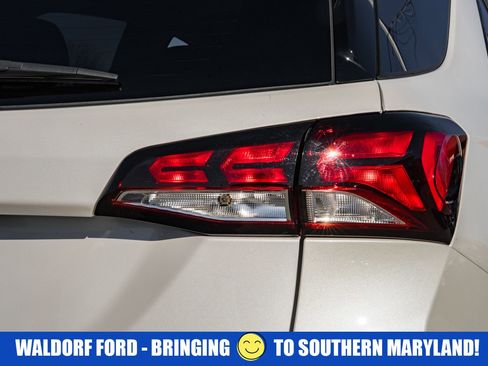 Used 2022 Chevrolet Equinox LT image 8