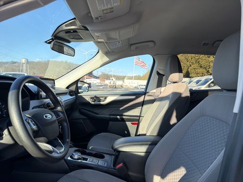 Used 2022 Ford Escape SE image 12