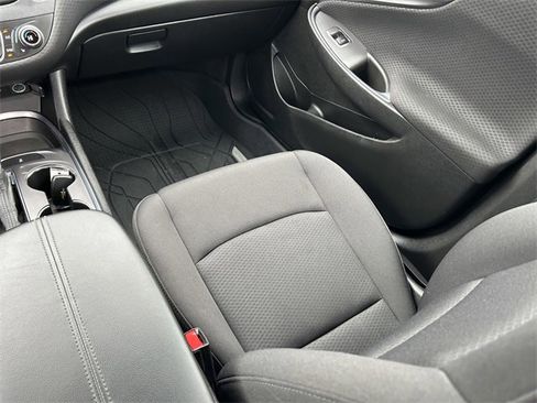 Used 2019 Chevrolet Malibu LT image 15