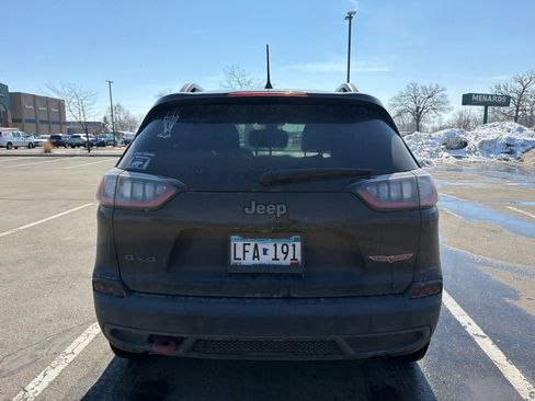 Used 2019 Jeep Cherokee Trailhawk w/ Cold Weather Group image 6