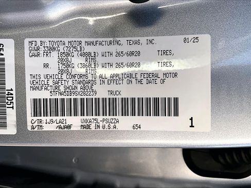 Used 2025 Toyota Tundra Platinum AWD/4WD image 37