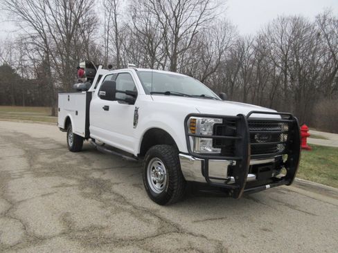 Used 2019 Ford F350 XL w/ XL Value Package image 4