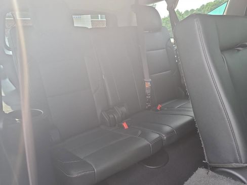 Used 2019 Chevrolet Suburban LT image 36