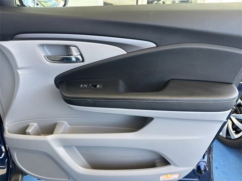 Used 2021 Honda Ridgeline RTL-E image 34