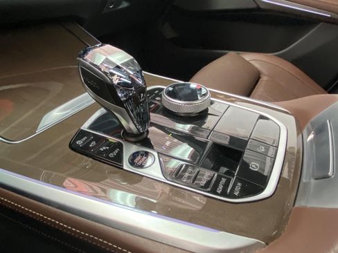 Used 2020 BMW X5 M50i w/ Executive Package image 34