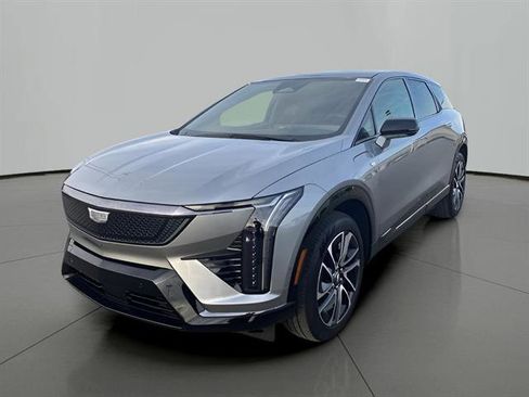 Certified 2025 Cadillac Optiq Sport 2 w/ LPO, Floor Liner Package image 1